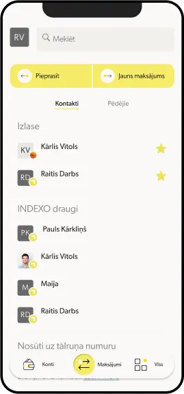 Viedtālrunis, kurā attēlots INDEXO Bankas lietotnes maksājumu sadaļas ekrāns.