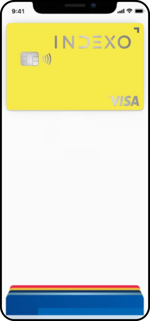 Viedtālrunis, kurā redzama dzeltena INDEXO karte digitālajā makā.